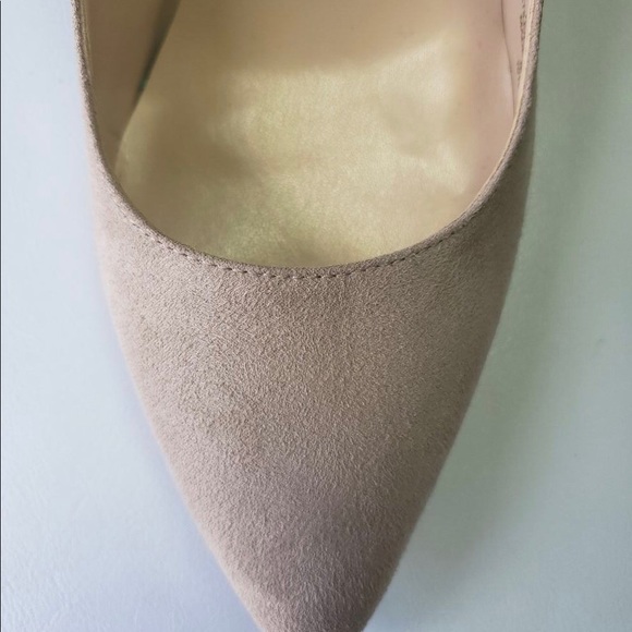 NEW Marc Fisher Suede Beige w/ Black Leather Pumps - Picture 7 of 7